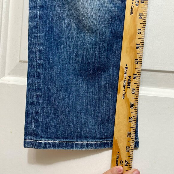 Miss Me Womens Cross Embellished Capri Jeans Medium Wash Stretch Denim Size 30 - Picture 11 of 12